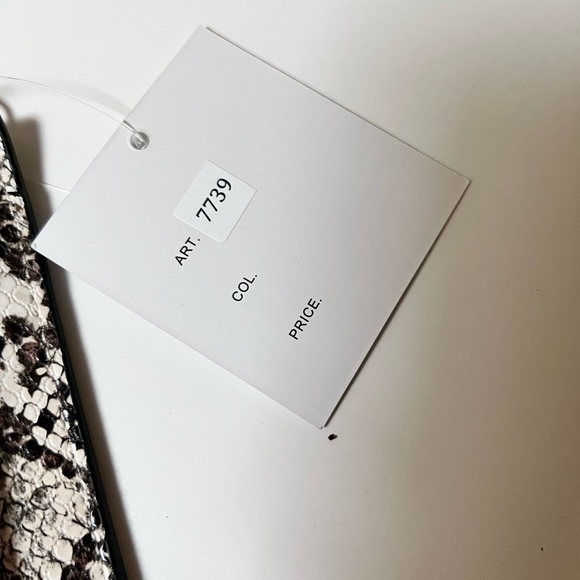 INZI snakeskin pocket shoulder bag. Chunky link strap. - Picture 2 of 8